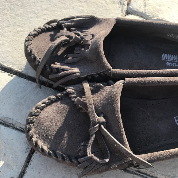 Minnetonka // Grey Moccasin - Picture 4 of 8